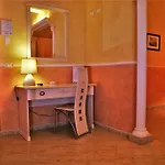 Oleaster - Oda ve Kahvaltı Bolognetta