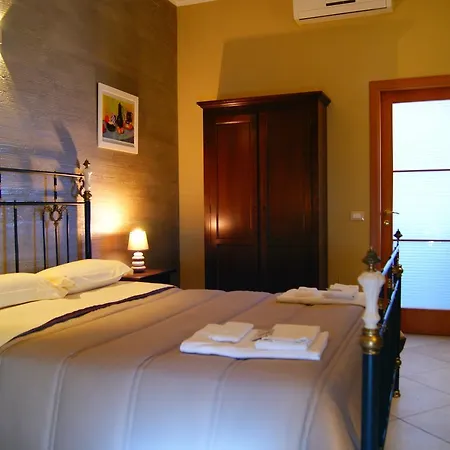 Couette-café Oleaster - & 3*