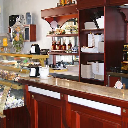 Oleaster - & Couette-café